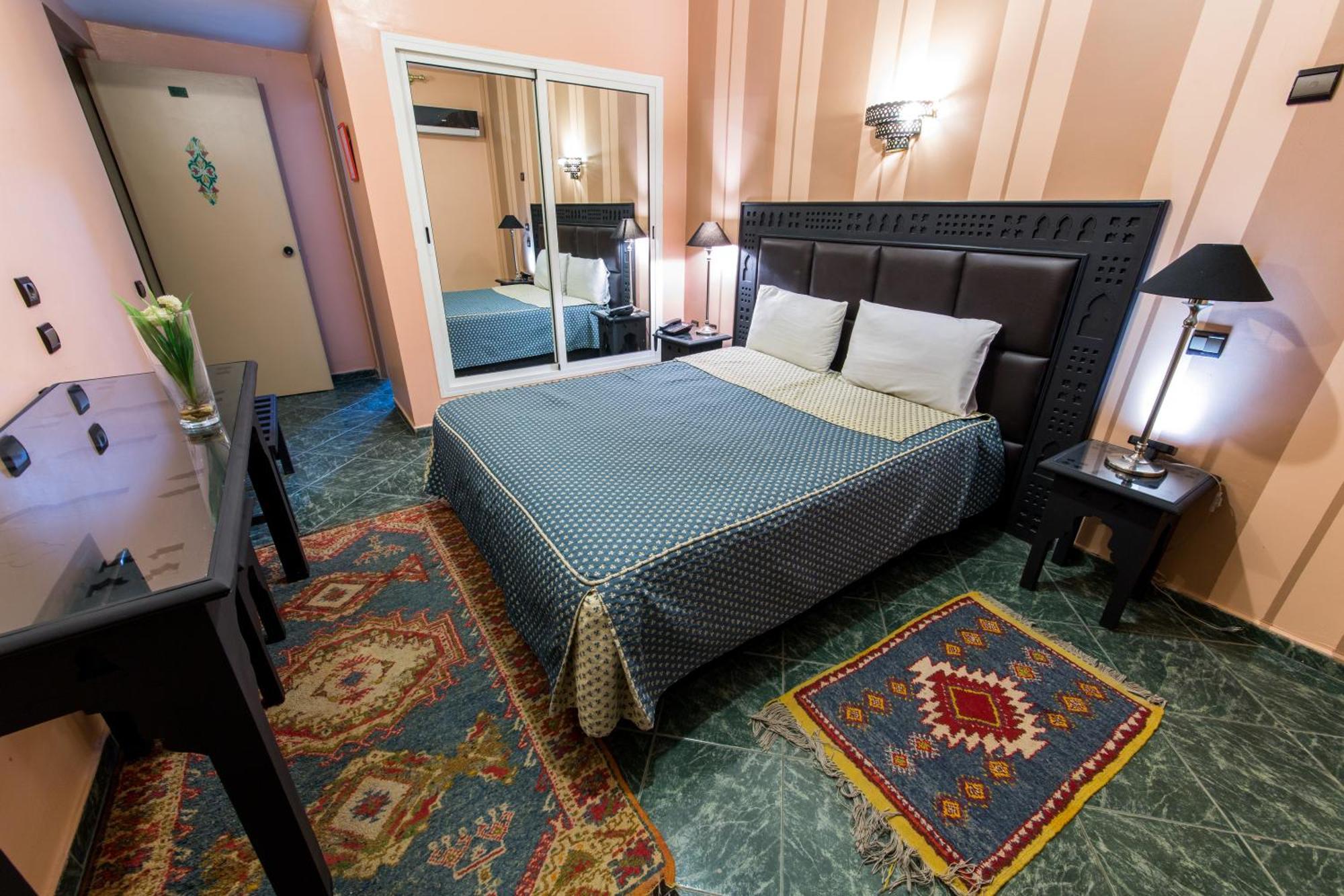 Hotel Akouas Meknès Quarto foto