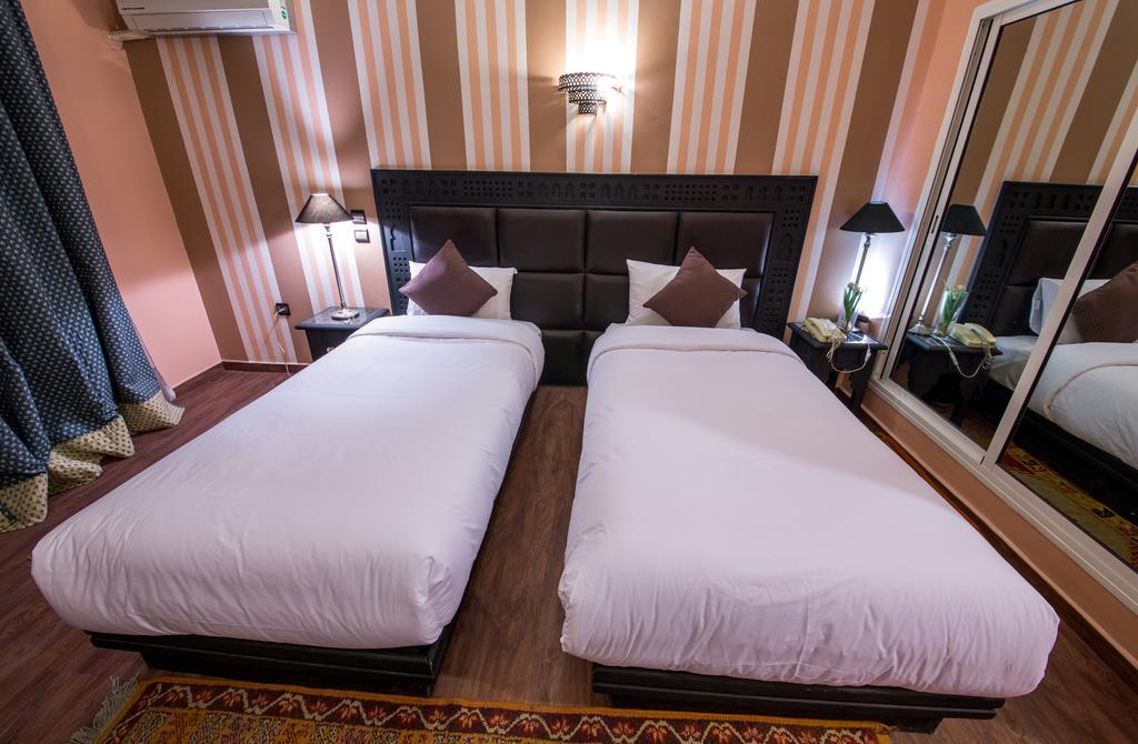 Hotel Akouas Meknès Quarto foto